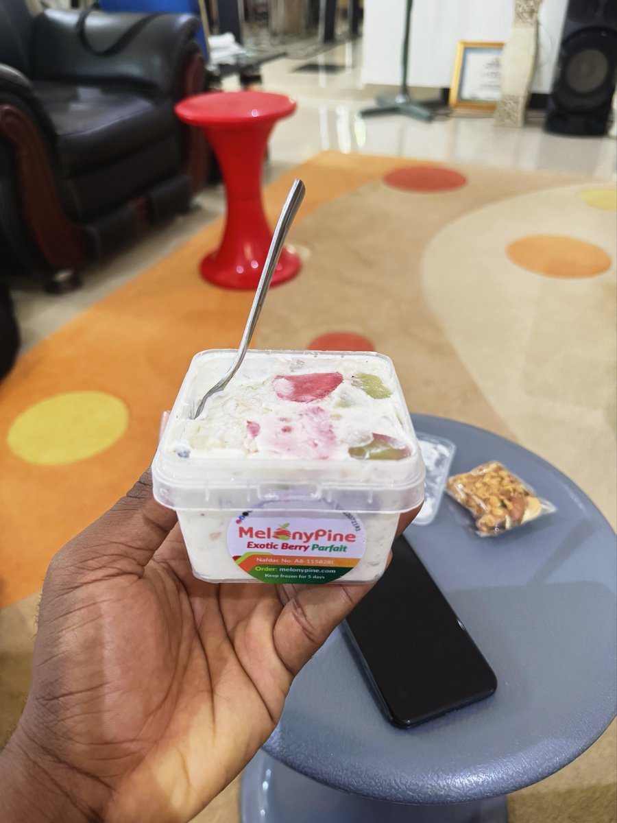 MrMekzy_'s tweet photo. What a way to end the week! The best parfait from @MelonyPine.😍🥰

Who’s in Abuja and wants to taste it for the first time?😁 https://t.co/EcRxkFMb31