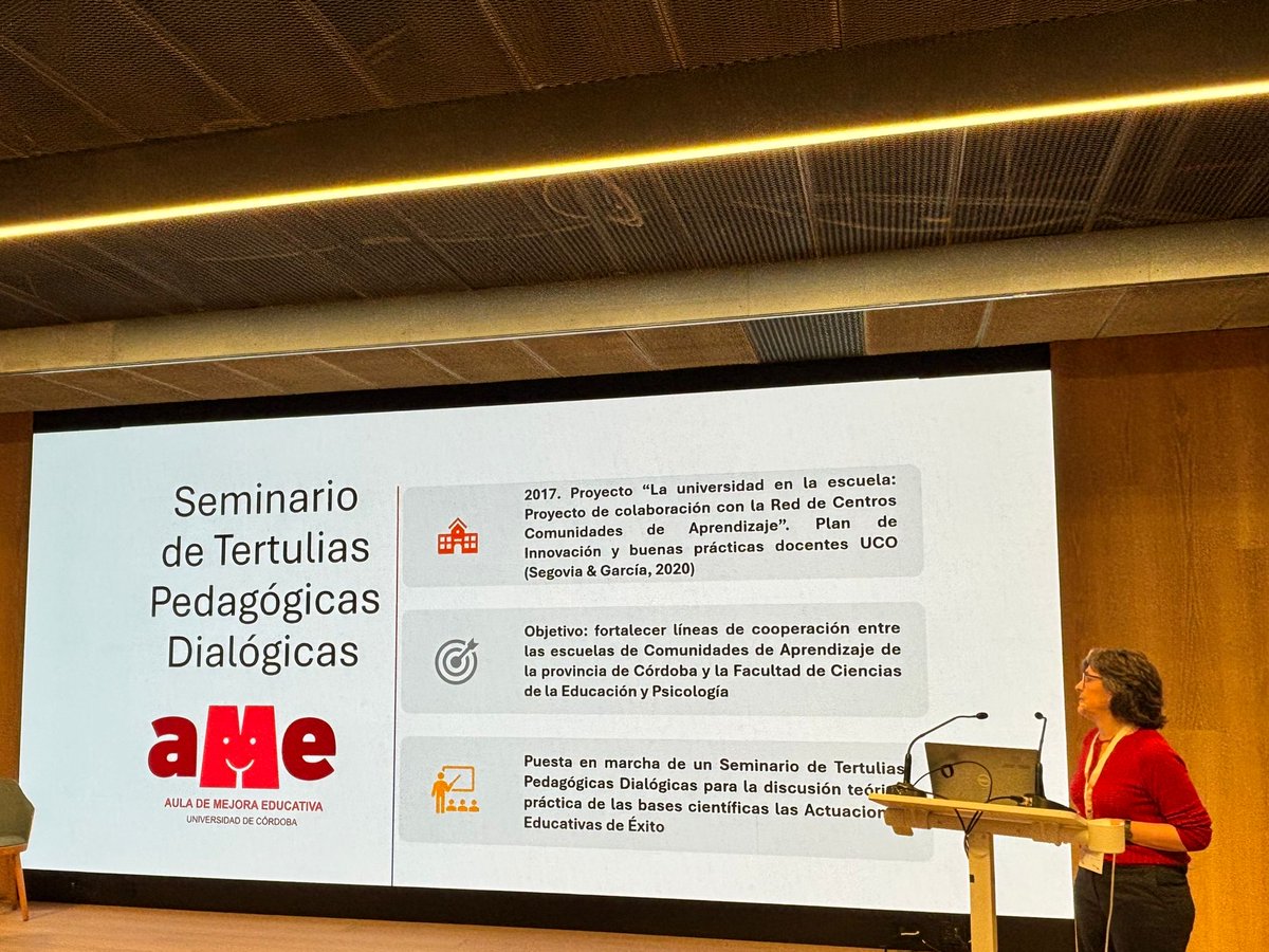 ius_saleacom's tweet photo. Hay muchos impactos del seminario de formación dialógica del profesorado. Por supuesto mucho a nivel profesional. Y no creía mucho que iba a ver este tipo de impactos, pero hay mucho también a nivel personal. Mª del Mar García Cabrera #CdA26 https://t.co/j2RZ0jJ0wJ