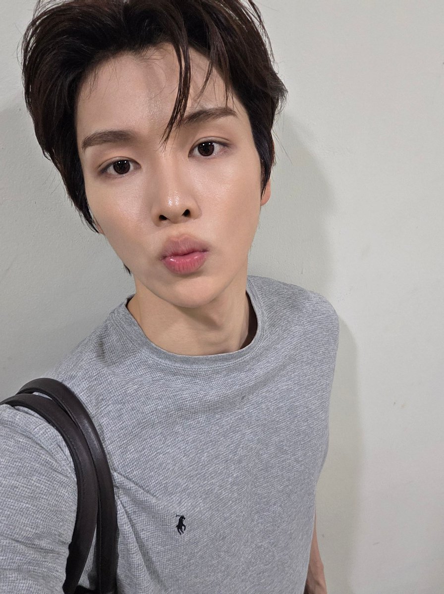 나 이 폴로티 넘좋네