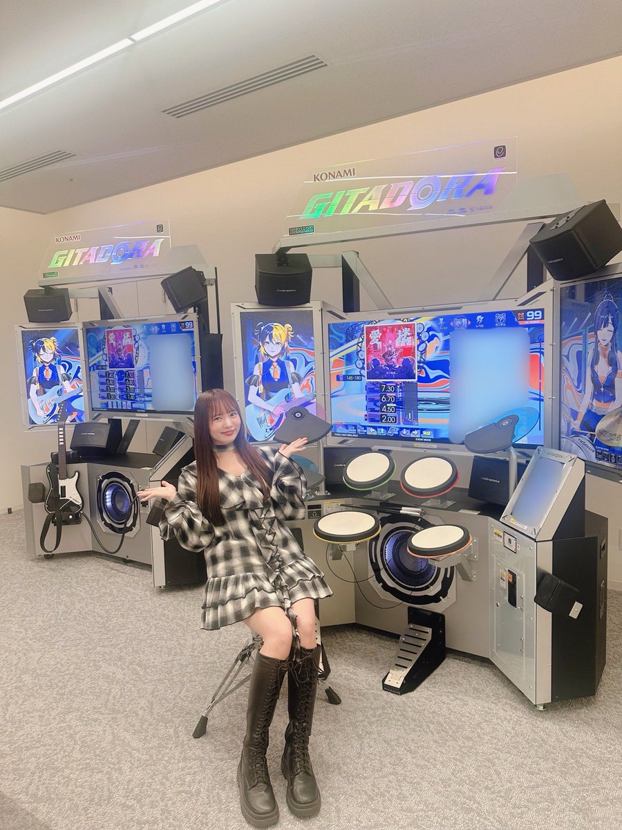 mina_bass3737's tweet photo. ゲーム【GITADORA GALAXY WAVE DELTA】
私の作詞作曲したオリジナル曲
「天上天下唯我独尊」が登場してます🐼🪭✨

なんと！！先日、KONAMIさんにてプレイさせていただきました😍
めちゃ楽しくて、譜面もカッコよくて🥹

皆さんもゲームセンターで遊んでみてください🎸🥁💖
#GITADORA https://t.co/R3Rm5FQWuT