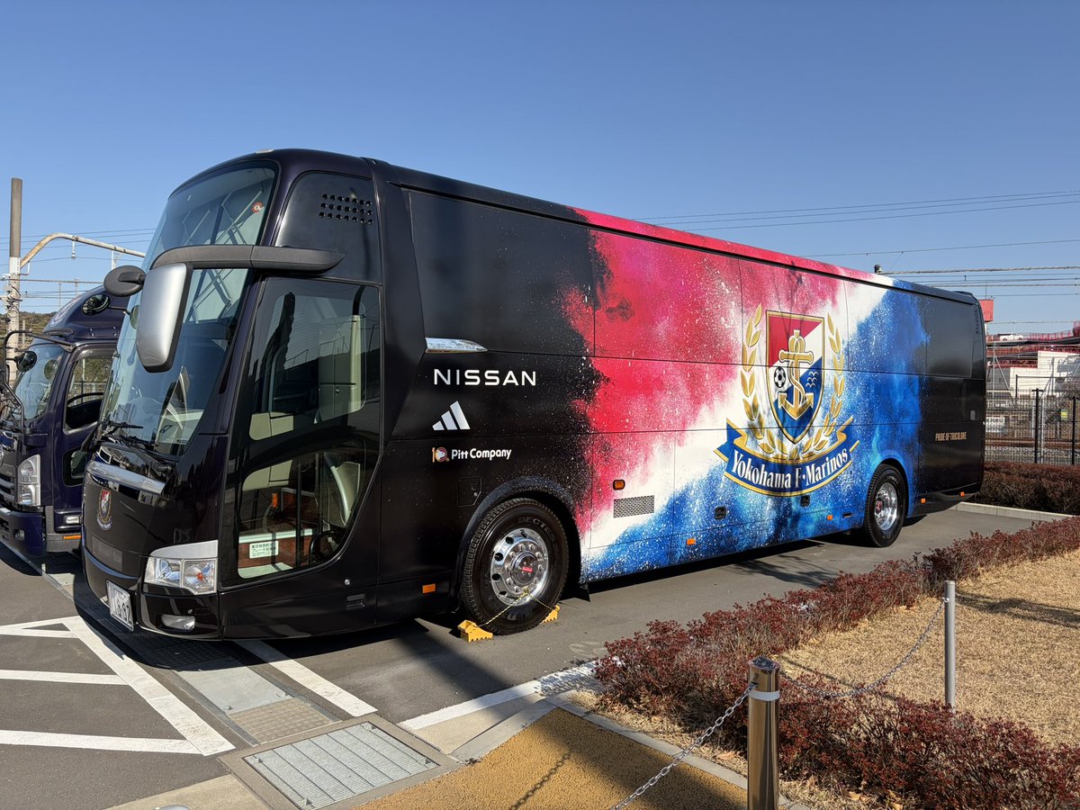 RT32968's tweet photo. ＪリーグNo. 1のチームバス！！
#starframe
 #私が選ぶF・マリノスベストショット https://t.co/wbuA6Vt2SA
