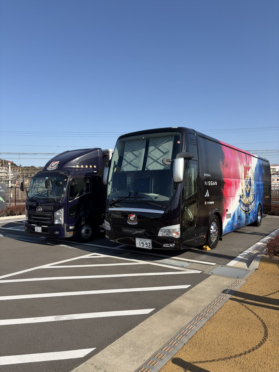 RT32968's tweet photo. ＪリーグNo. 1のチームバス！！
#starframe
 #私が選ぶF・マリノスベストショット https://t.co/wbuA6Vt2SA