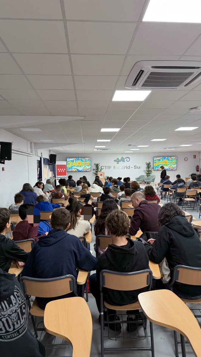 annascka's tweet photo. ¡Final de la IV Competición STEM!
Jornada dedicada al ingenio y trabajo en equipo, resolviendo pruebas inspiradas en el universo de Gaudí y en su manera única de entender el arte y la arquitectura.
@brodriguezmerch @javiersobrino9 https://t.co/7NKXUmK1H9