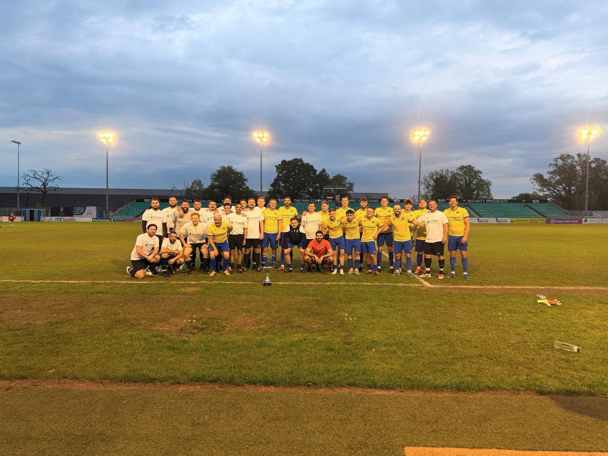 SolihullMoors's tweet photo. Yesterday we hosted the FS Charity Cup in support of Birmingham Hospice❤️

It was great to see the likes of ex-pros such as Roger Johnson, Stephen Hunt, Richard Stearman, Charlie Ward and even an appearance from the Juke👀

Happy that we got to take the cup home and more importantly raise over £2,600 for a vital cause.

Thanks to The Cart Indian Food for providing the essential post-match meal which we all enjoyed!