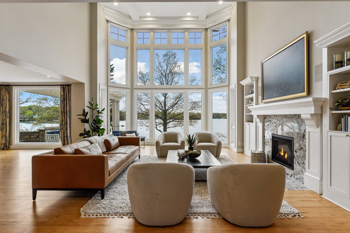 polovitz's tweet photo. NANTUCKET JUST MET LAKE MINNETONKA!

Property: 5155 Weeks Road | Greenwood, Minnesota 
Listed at: $6,750,000
Listed by: #POLOVITZGROUP @Compass 
Link to Listing: https://t.co/tRQq5py5vp

#justlisted #luxuryhomes #lakeminnetonka https://t.co/o8azCe0KLE