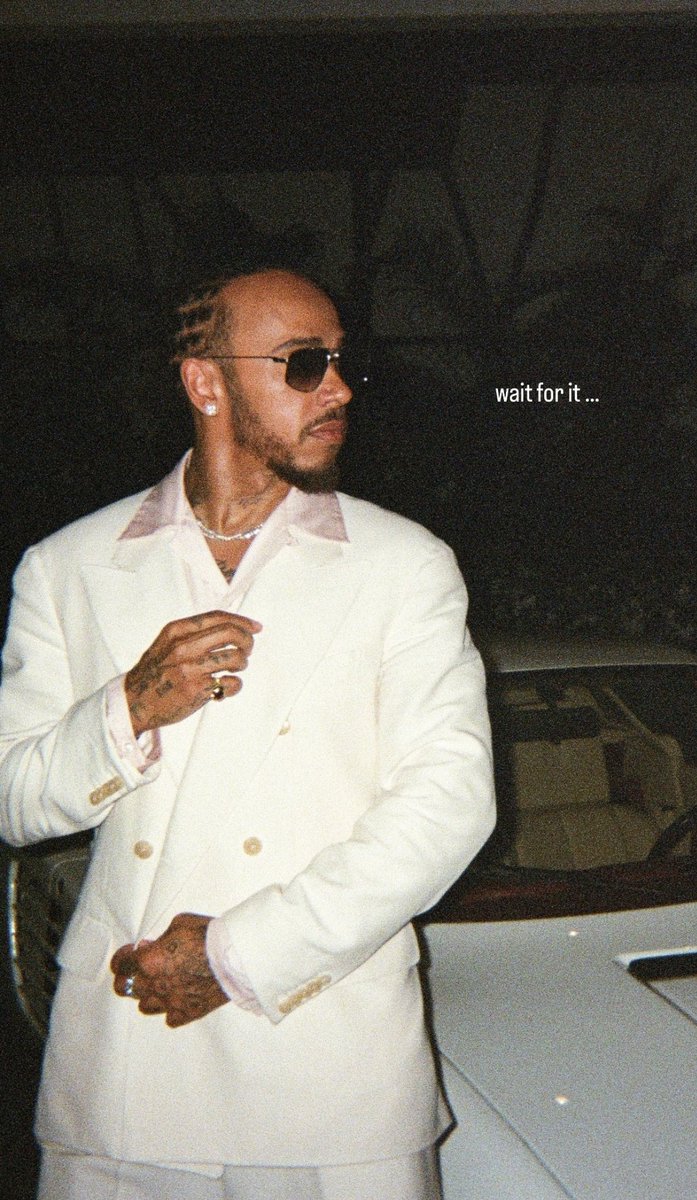 Lewis Hamilton fazendo sua melhor imitação de Barney Stinson via Instagram Stories