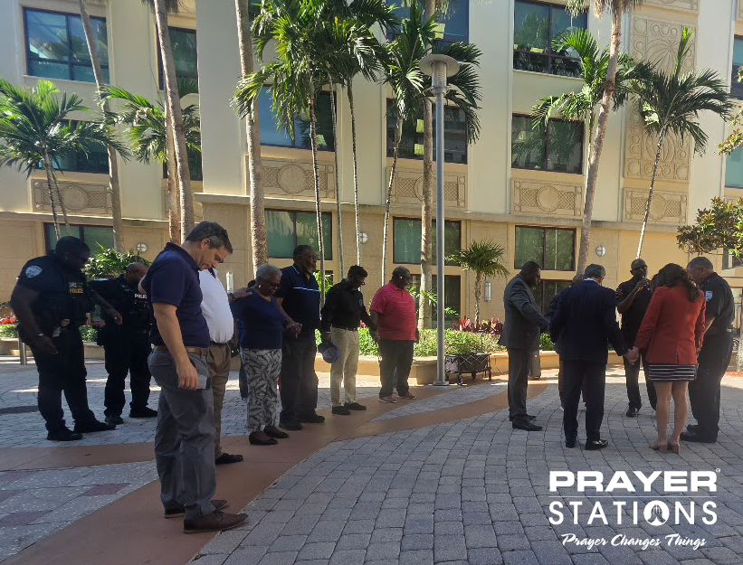 prayerstations's tweet photo. Prayer Stations was at City Hall in West Palm Beach, Florida for the National Day of Prayer yesterday to pray for this great country...

Read More: https://t.co/WA9e6BZwxv

#prayerstations #prayerchangesthings #prayer #sparknewlife #nationaldayofprayer #NDOP #palmbeach #Florida https://t.co/5tnhP561fm