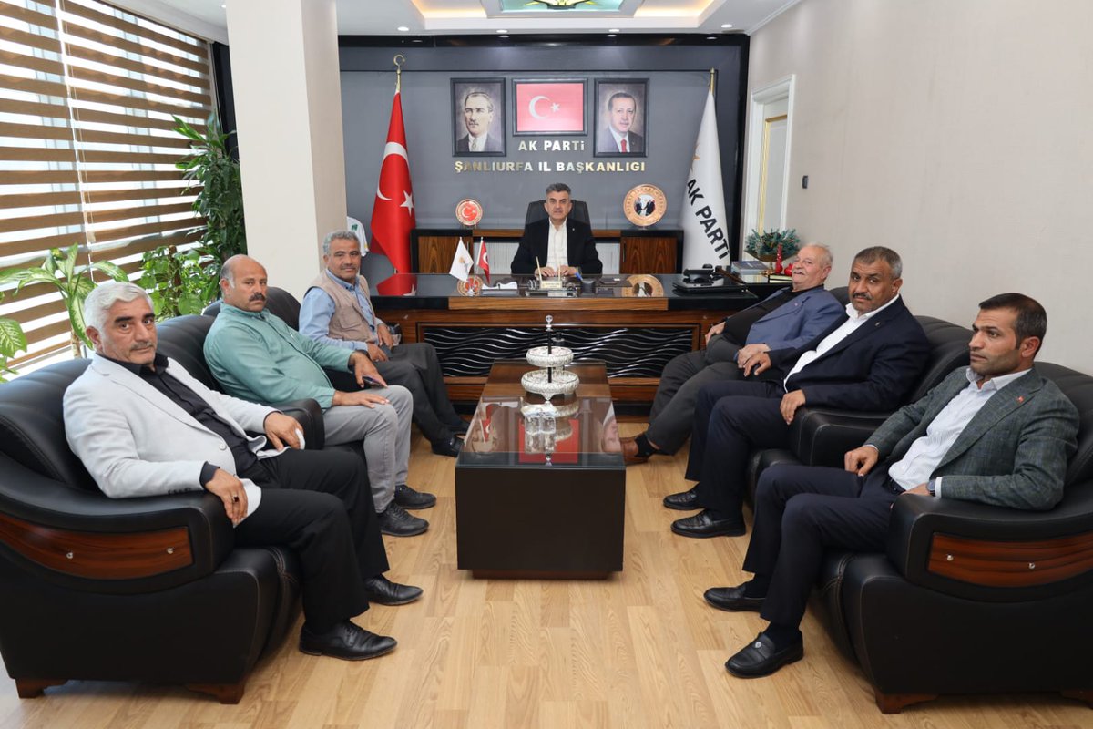 akpartiurfa's tweet photo. Gönül Dilimiz Şanlıurfa.

İl Başkanımız @milhamigunbegi, kıymetli hemşehrilerimizle bir araya geldi, sorun ve taleplerini dinledi, çözüm noktasında istişarelerde bulundu, gönül sohbetlerine ortak oldu.

Nazik ziyaretlerinden dolayı kıymetli hemşehrilerimize teşekkür ederiz. 
#SevdamızŞanlıurfa 
@RTErdogan @Akparti @abuyukgumus @hakanaksu058 @farukaytek