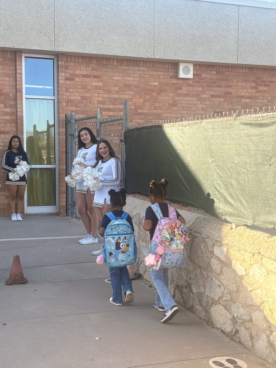 ehsTrooperettes's tweet photo. ✨The best way to start our day!  We loved welcoming our fantastic Eagles to school this morning! Continue to soar Eagles!🦅 💙💛✨ @RealRobRobledo @EsHeight @EastwoodHQ https://t.co/bFJMFxSiU0