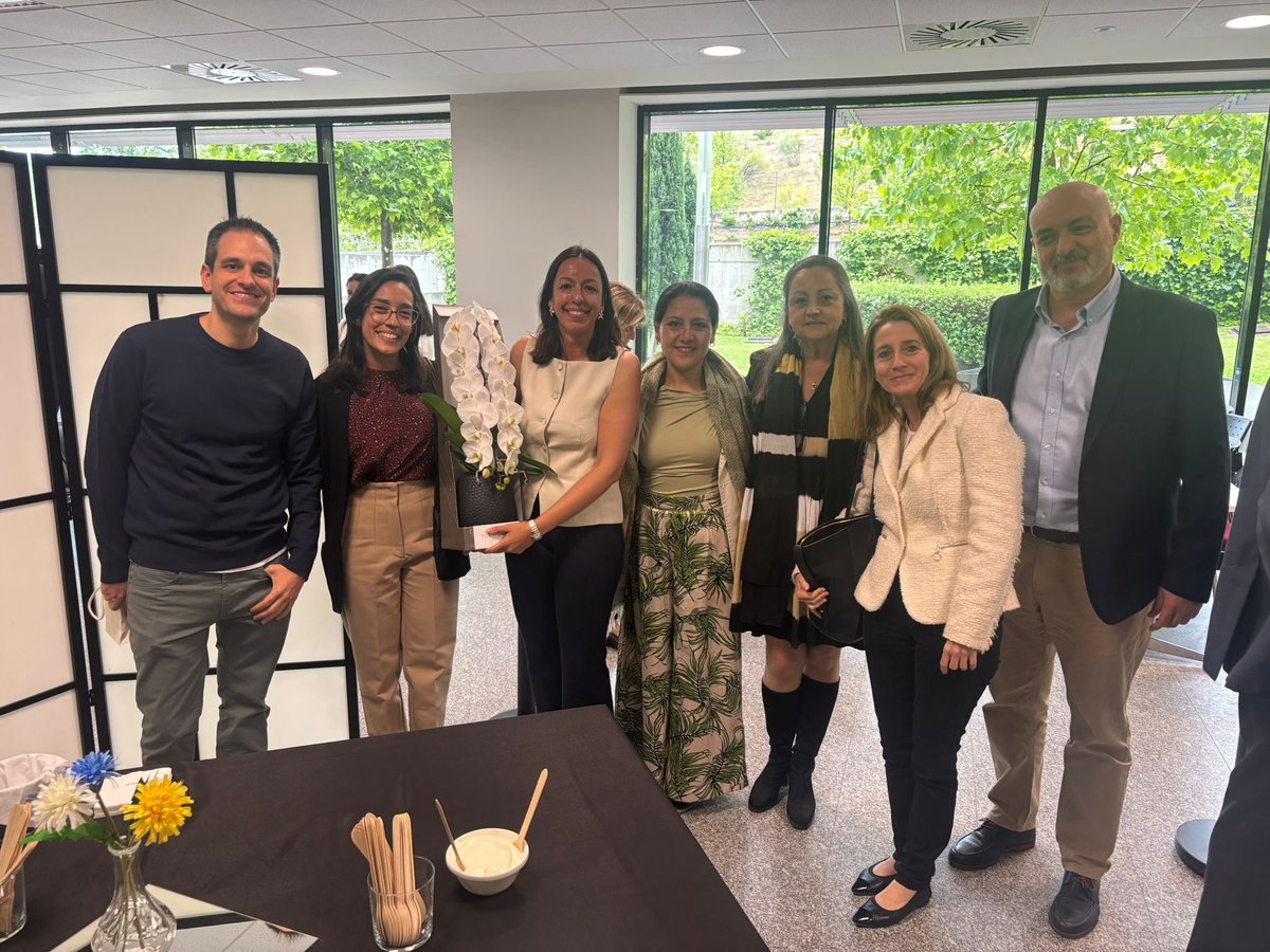 Enhorabuena a nuestra compañera <a href="/Dra_Raquel_Diaz/">Raquel Díaz Nefro</a> por conseguir la plaza de Profesora Titular de Nefrología de la <a href="/UEuropea/">Universidad Europea</a> tras una defensa espectacular. Un orgullo para todo el servicio por este logro tan merecido! 

#nefrologiahuis
#orgullohuis
#RENACE