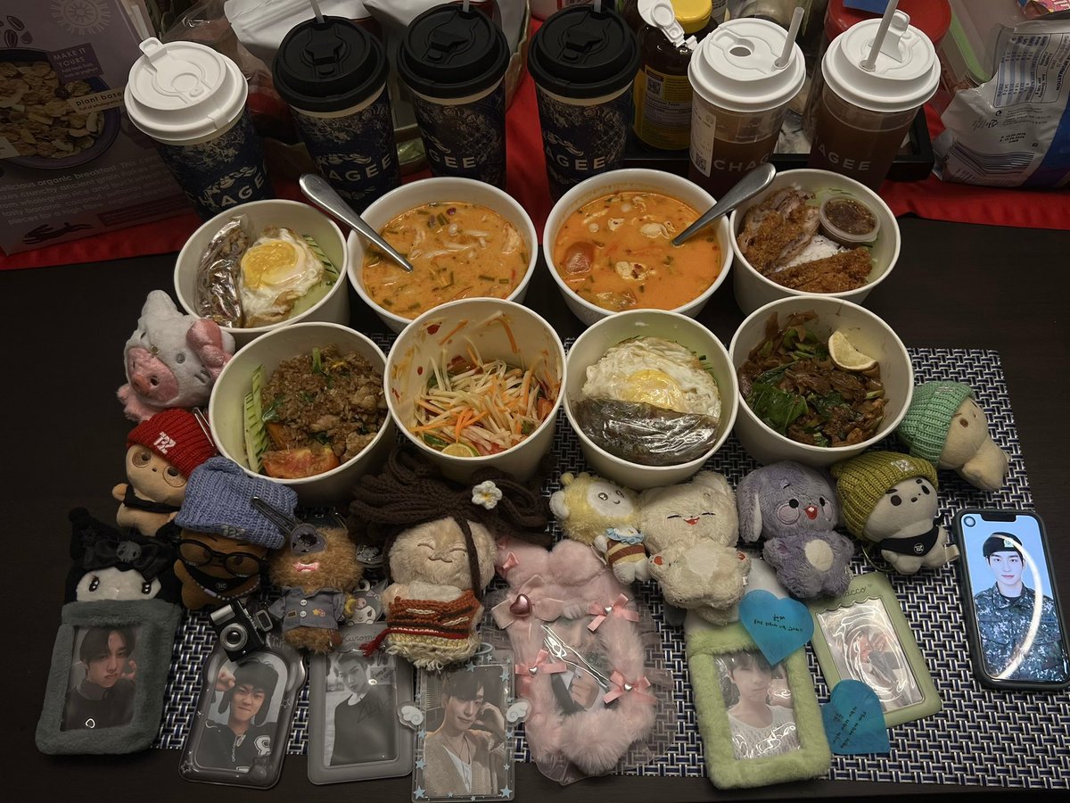 maple_boy0223's tweet photo. inter-zection debrief with deobi friends ♡ https://t.co/xZReyAsgKh