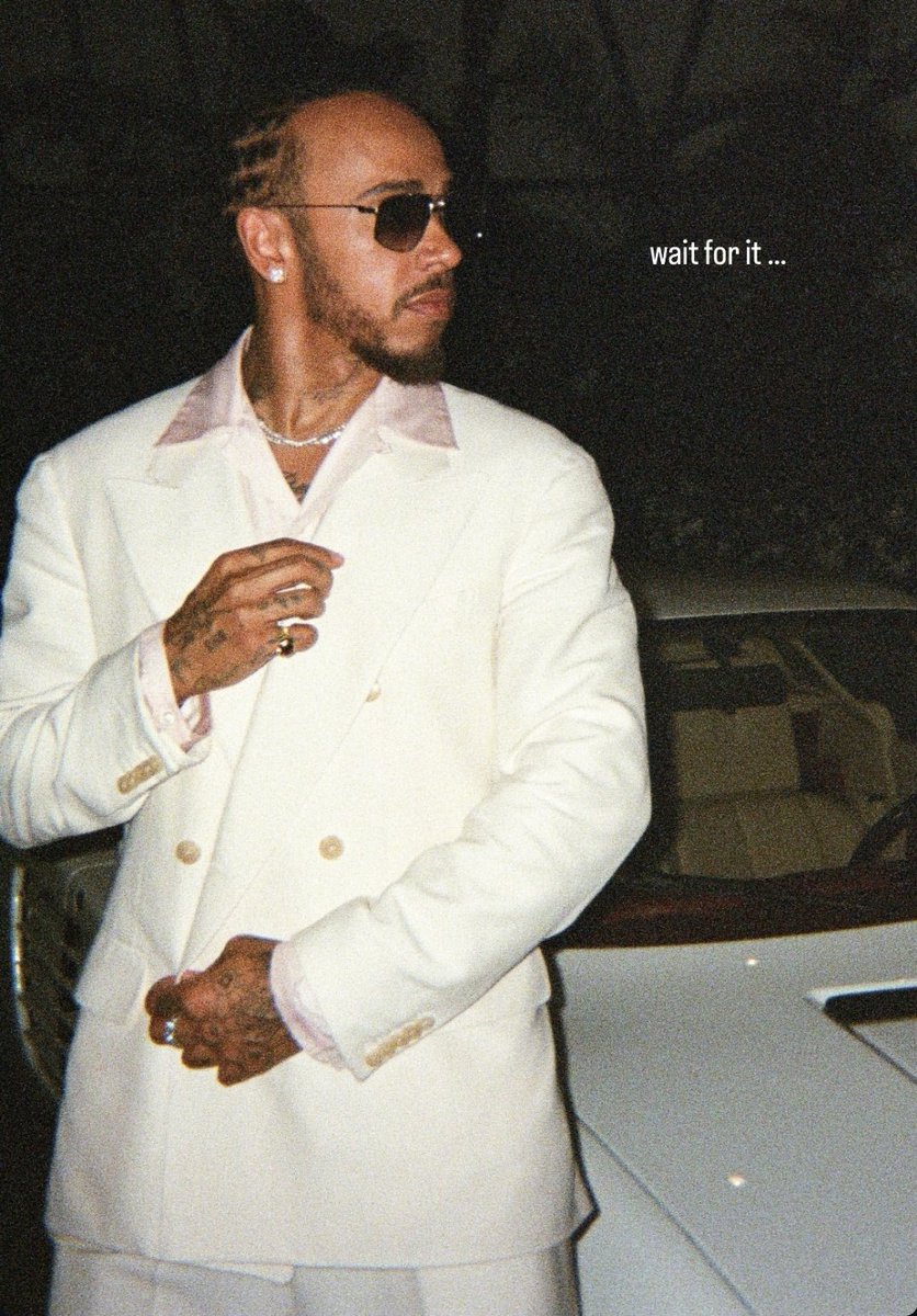 O que será que vem aí? 👀

Lewis Hamilton dá indícios de um novo lançamento em seus stories do Instagram.