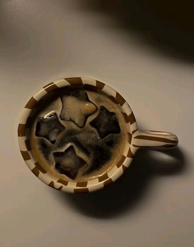 lilyavibe's tweet photo. Star coffe https://t.co/W2pzFIaqnf