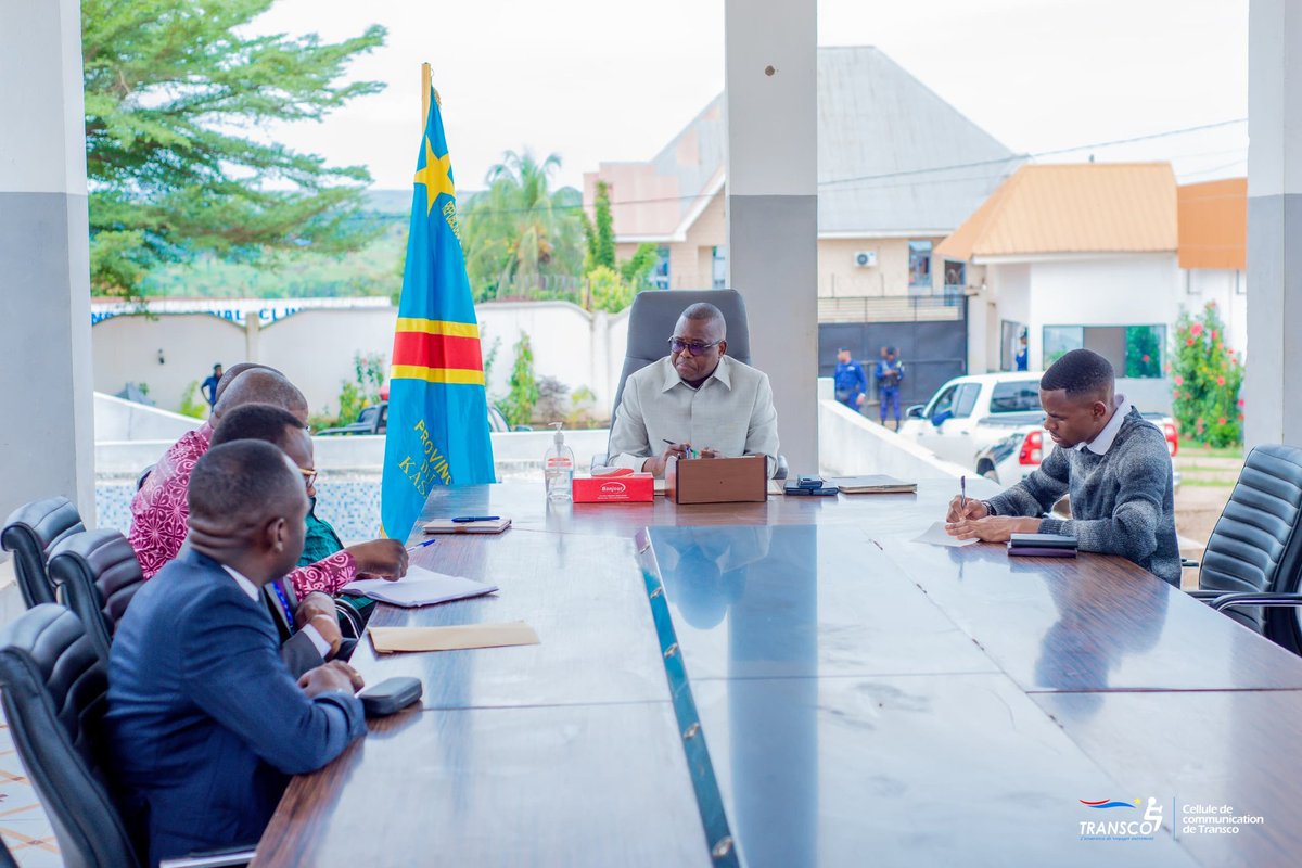 transcordc's tweet photo. En plein périple de travail en province, le Directeur Général de TRANSCO, Jérémie Kilubu Matondo @CKilubu, a été reçu ce vendredi 08 mai 2026 par le Gouverneur du Kasaï, Crispin Mukendi. Au menu de leurs échanges : la présentation des civilités à l’Autorité provinciale, des discussions autour de nouvelles opportunités visant à étendre l’exploitation des bus dans la province du Kasaï, ainsi que la présentation du nouveau chef d’agence ai, Clovis Lumwanga.