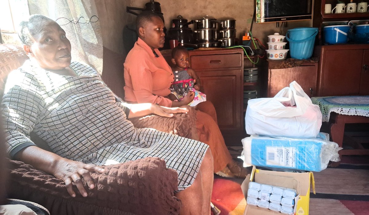 GabeAfrica's tweet photo. Some heroes don’t wear scrubs, they work by candlelight.

Through GABE Cares, we had the privilege of supporting Women In Action in Epworth  where women like Melody Nyakudanga help bring life into the world without electricity or running water

#GABECares #CommunityImpact https://t.co/QxR7rTolvP