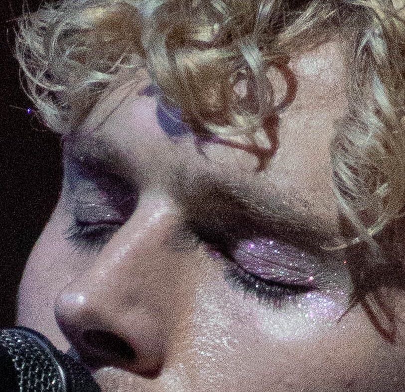 luke hemmings details tweet media