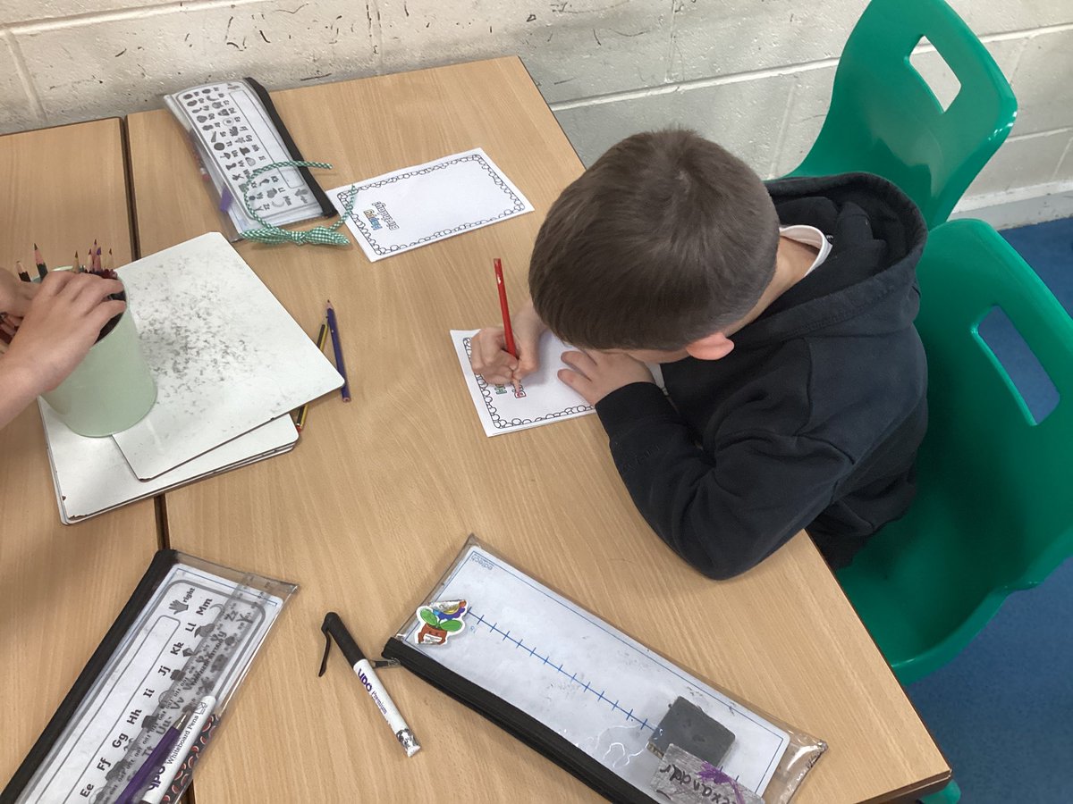 GatesRobins's tweet photo. To celebrate Sir David Attenborough’s birthday we have been on a nature hunt outside and also made him some special birthday card! Happy 100th Birthday Sir David. #davidattenboroughs100thbirthday https://t.co/VluOWW28aa