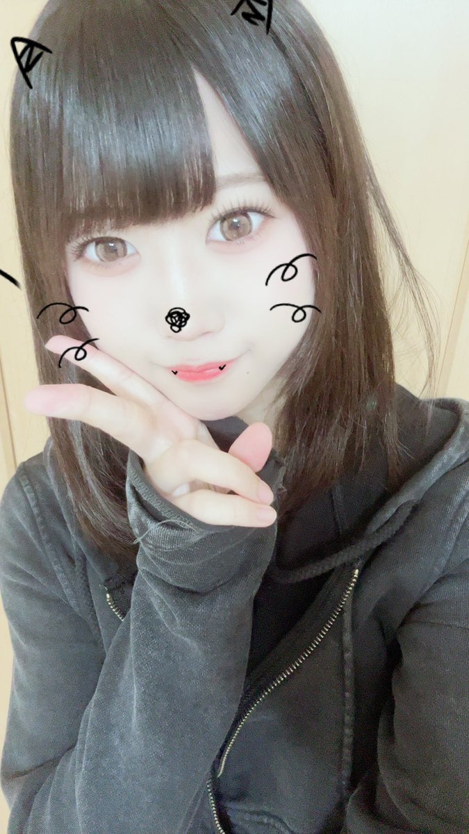 きょも1日おつかれさま！

ライブワン来てくれてありがとうだよーー！Tiktokもあげたのでみてね👁
明日は！！！やっと！！！みんなに会える日だ！！！！珍しく木金みんなに会えなかったからすこーーーしだけ、んー嘘
結構！だいぶ！すごく寂しいさんでした😔💧なので明日が来るのたのしみ😽💞