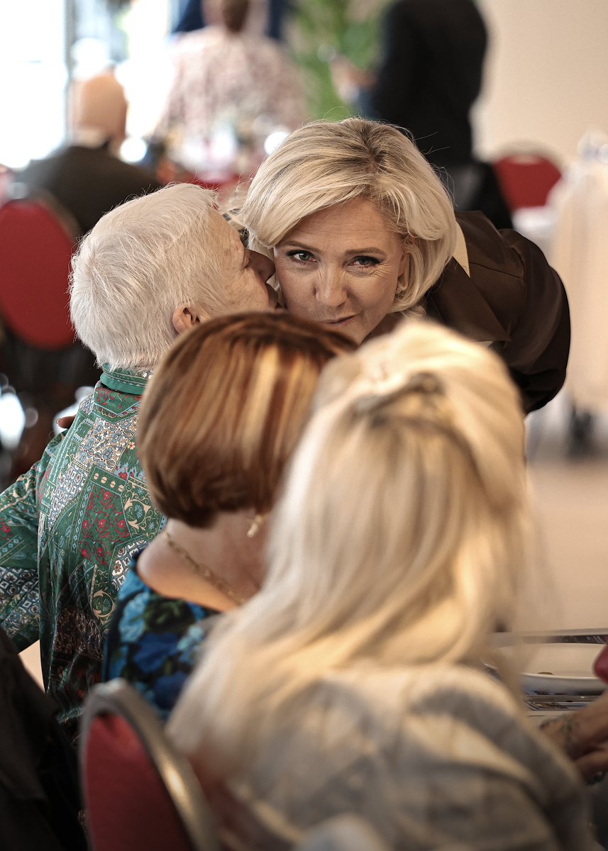 Marine Le Pen tweet media