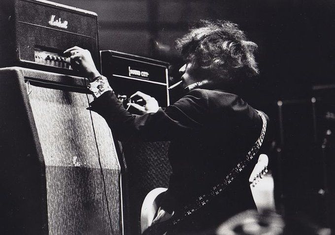 Classic Rock In Pics tweet media