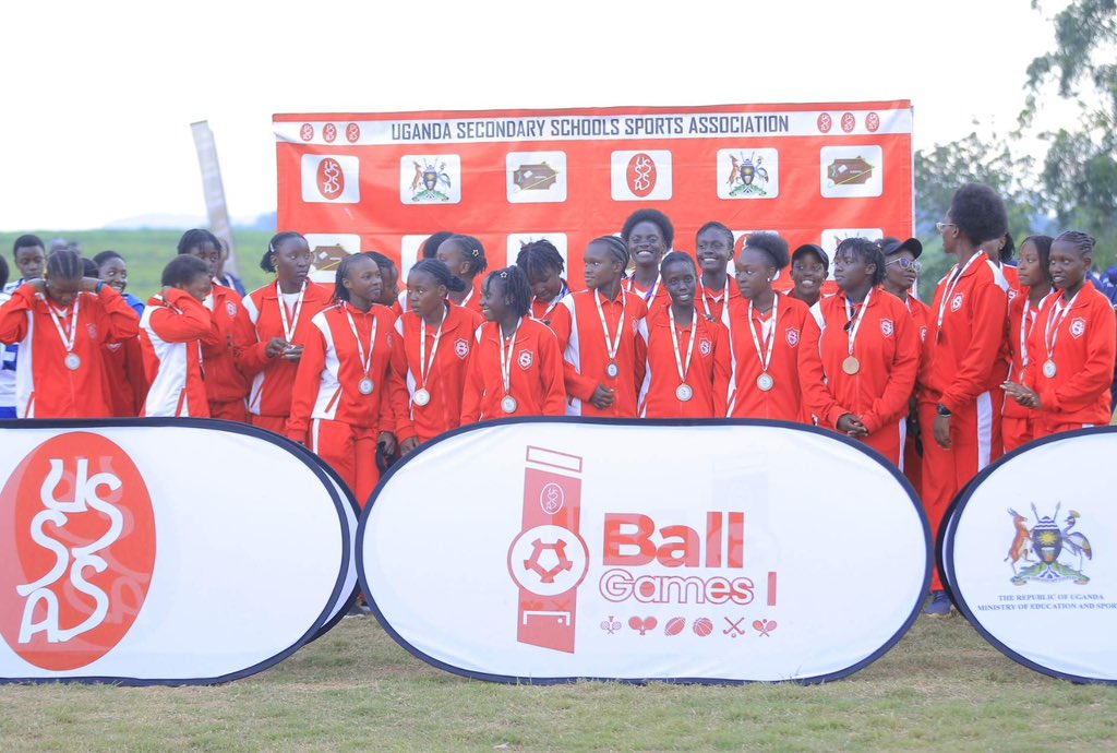 USSSAOnline's tweet photo. @smaskosa @NoaSchools @sunsasteam @HipposFans @UgandaRugby @USRA_Official1 @Ngo_College1902 @anchors_rfc Hockey (Girls) 

MVP: Jolly Alimu – Kakungulu Memorial School

🥇 Gold: Kakungulu Memorial School
🥈 Silver: Mt. St Mary’s Namagunga
🥉 Bronze: Gayaza High School https://t.co/N7yyUnYNTj
