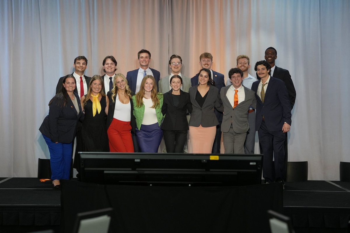 GSCInstitute's tweet photo. From the Supply Chain Forum floor 🏎️ 🌍 Three @HaslamUT undergrad teams reimagined Formula One’s global #logistics network.
24 races. 21 countries. Zero tolerance for disruption. Presented with #GSCI partner @PwC. 🍊 Recruit the best: https://t.co/5wHNkG49nj https://t.co/zx77giAUd8