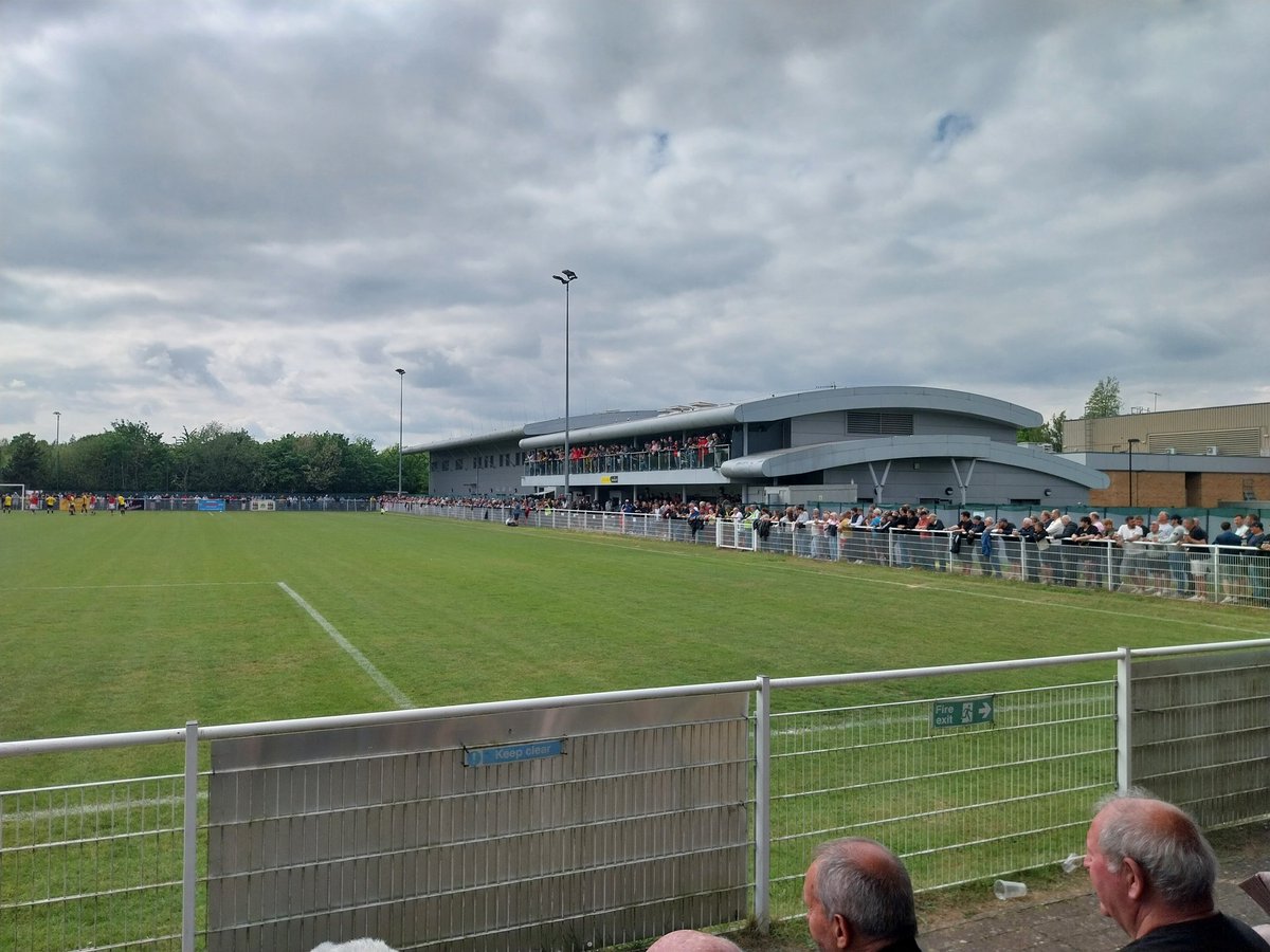 vtblshirts's tweet photo. Last sunday I visited the game between @westfield_fc vs @HanworthVillaFC in London/Woking. Nice playoff final, and managed to obtain a shirt from @westfield_fc to add to the collection!
Thanks for your help @westfield_fc https://t.co/SZA4J1MP6F