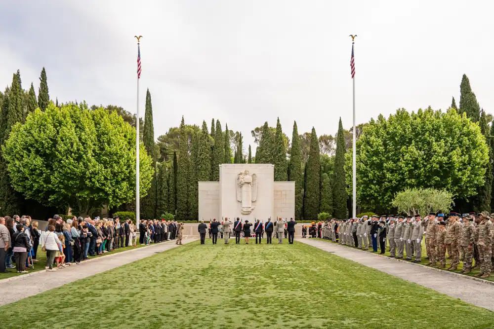 Image de Préfet du Var - #8mai1945 | 🇫🇷À Brignoles, à Draguignan, hommages aux soldats alliés et français ainsi qu’aux rési