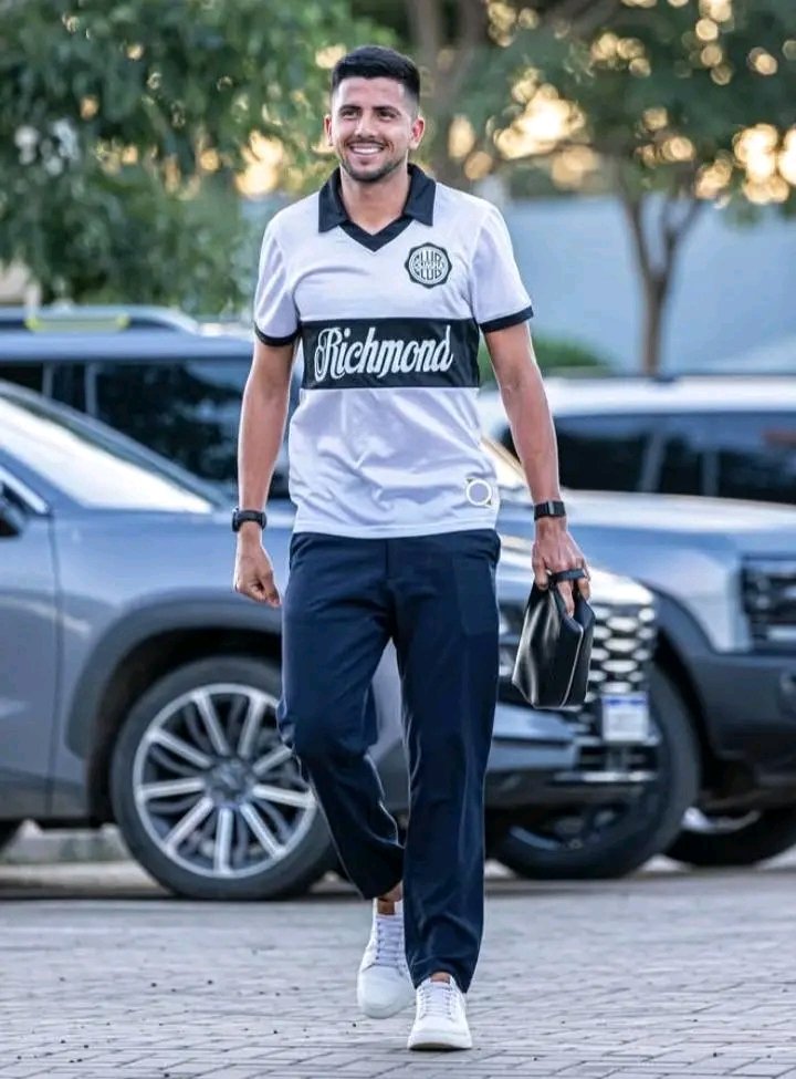 Que elegancia sargento.
Mateo Gamarra