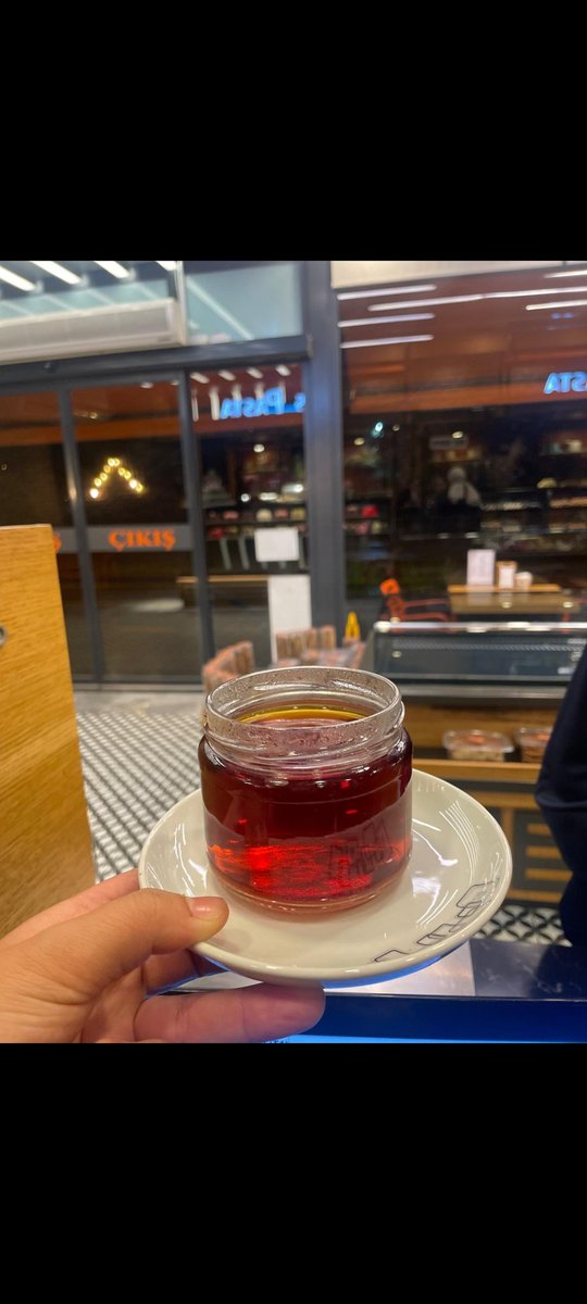 arslancaaa's tweet photo. Hayat Magnolia kasesinde çay içmeyi de öğretir 😅 
Çaylavyouu https://t.co/uXxdbgWEbh