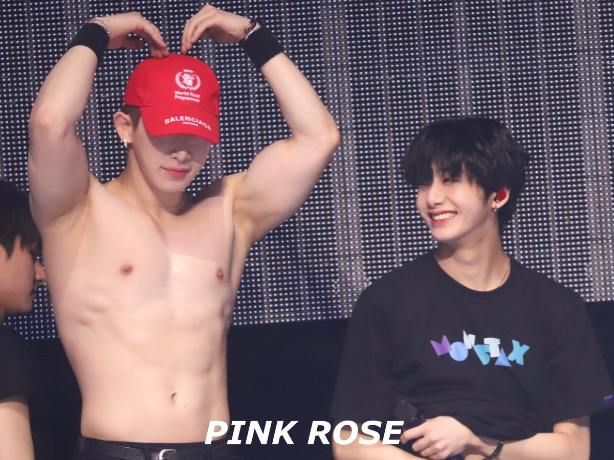 2wonplanet's tweet photo. @OfficialMONSTAX @official__wonho Wonho: sem camisa
Hyungwon: 😍😍☺️🥰🤩🤩🩷

32 𝒅𝒂𝒚𝒔 𝒍𝒆𝒇𝒕 - #MONSTAX_THEX_NEXUS 

#몬스타엑스 #MONSTA_X 
#Hyungwon #Wonho
@OfficialMonstaX @official__wonho
~🐢 https://t.co/M8n2s7IgXX