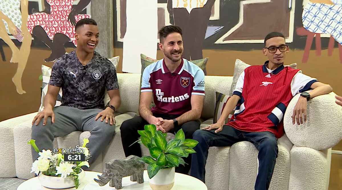 Our chairman talking West Ham on national television! Get in, <a href="/chace_face/">Enola Dre</a> 📺🇿🇦⚒️