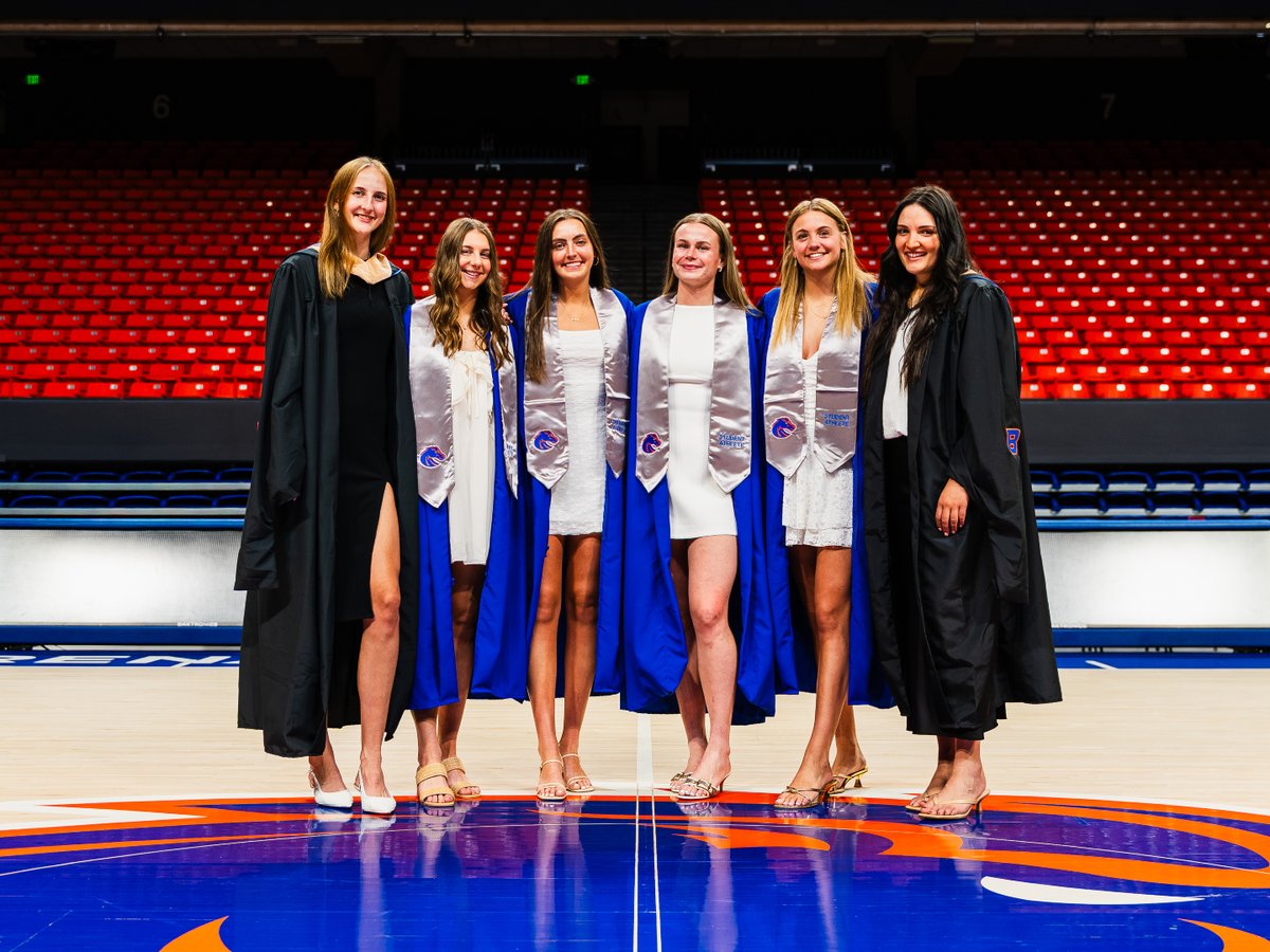 BroncoSportsWBB's tweet photo. So proud of our graduates 🎓

#BleedBlue | #WhatsNext https://t.co/yNqTI7qQRV