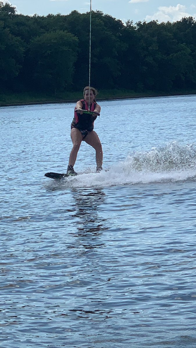libbyrose33's tweet photo. @drinkgaragebeer Looking for sponsorships for the worlds most average wakeboarder who is not afraid of the occasional ingestion of good old Ohio River water when she falls. Pairs nicely with @drinkgaragebeer lime🍻🍋‍🟩 https://t.co/eD7vwCEXHn
