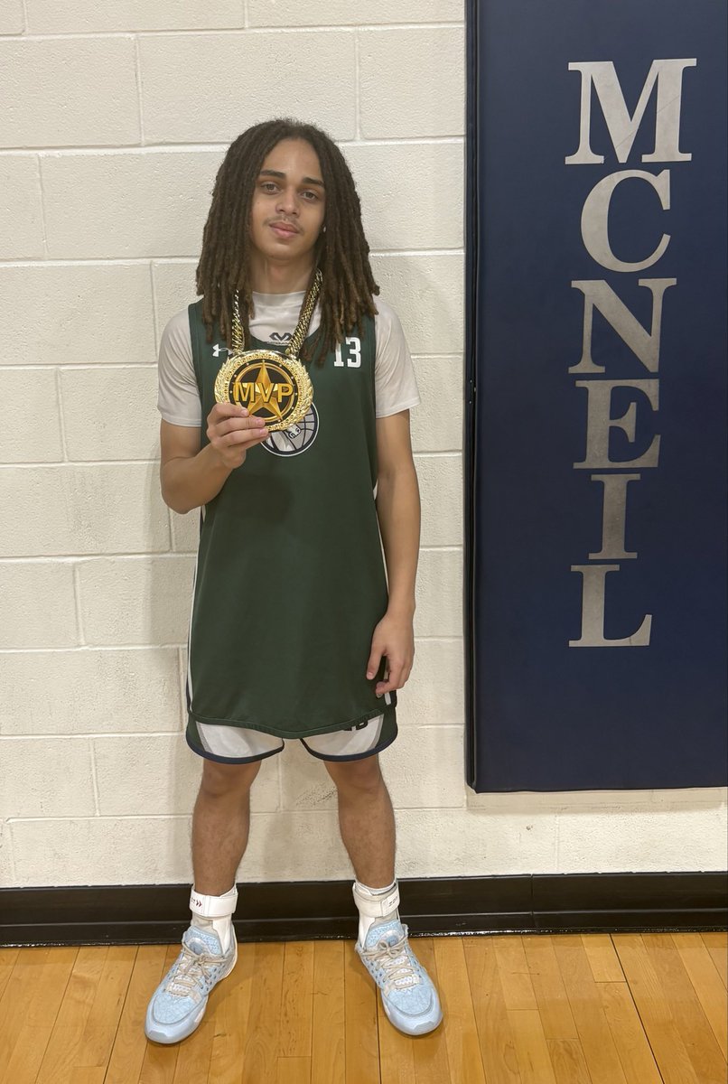 CoachMaxwellTX's tweet photo. This week’s MVP was Ray. His hustle, tenacity, and competitiveness was through the roof with no turn off switch. Guys like this have McNeil continuing to head in the right direction!! Go Mavericks https://t.co/zFkR7wQOIX