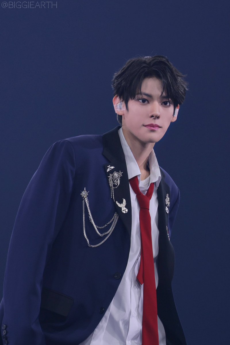 caffeinzt's tweet photo. First time i look this photo so handsome and i want know him!!! Next day i find information about you, now i know your name. Still hope nicholas can debut as idol
can i hope like this nick?? @SMTR25_official 

#NICHOLAS #nicholaslee 
 #이학래 #학래
#SMTR25 #NicholasLee #CHIO https://t.co/72h4R3qxjG