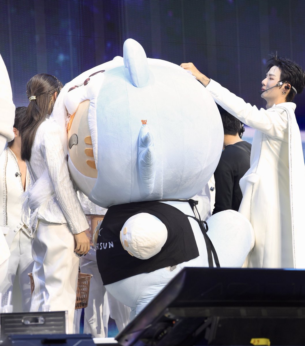 🥚 : แม่ หนุง่วง คูมคูให้กลับยางอะ
🐈 : รอแป๊บน้า พ่อไปคุยให้อยู่ เค้งๆกับแม่ตรงนิเรว