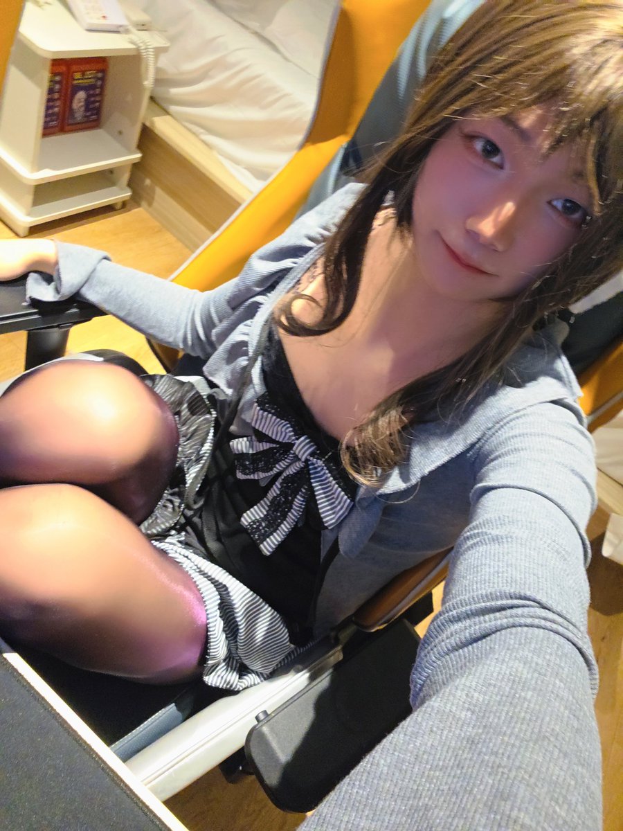 hekdesu's tweet photo. 现在吃药改花刀已经不是小众了，真正的小众是早睡早起，每天运动，保持良好的心态，重复的进行自省和进步，谁敢说能做到。这才是真正的小众b。 https://t.co/UUafW0ZxP3