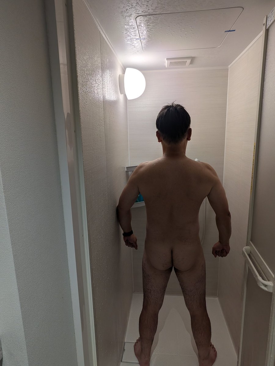 タカ tweet media
