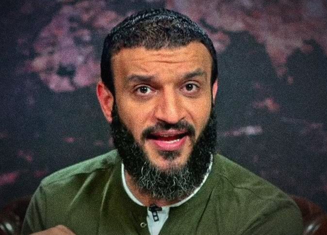 Nath_limited_ed's tweet photo. عندما قرر أن يرد على اللطمية العراقية، رد على المغني بشكل شخصي دون التجريح بدينه ودولته وإيرانه، وكان مما قاله بالرد (ما شتمك إلا اللي بلّغك).
أما عندما أراد الرد على السنة، فلم يترك منهم عالم ولا مسؤول ولا حاكم ولا دولة ولا عادات ولا تقاليد ولا لباس تقليدي ولا حتى سنة نبييهم إلا وقد أهانهم.
وكله بإسم الدفاع عن فلسطين
ما دين هذا الرجل!!