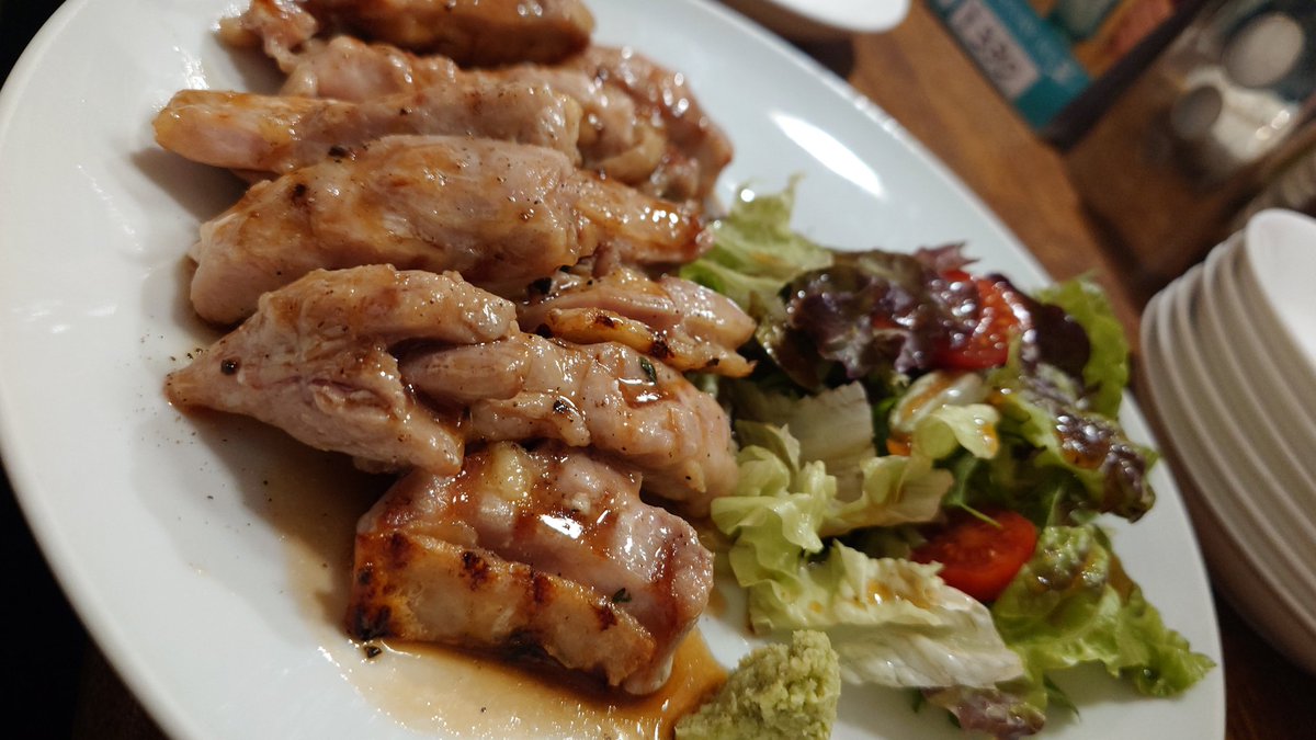 rindasan10's tweet photo. 今日の晩ご飯
白エビの天ぷら、白エビのパスタ、鶏肉のグリル
このお店はやはり美味しい！
＃晩ご飯 ＃ご飯 ＃料理 https://t.co/OFlfG5R3rx