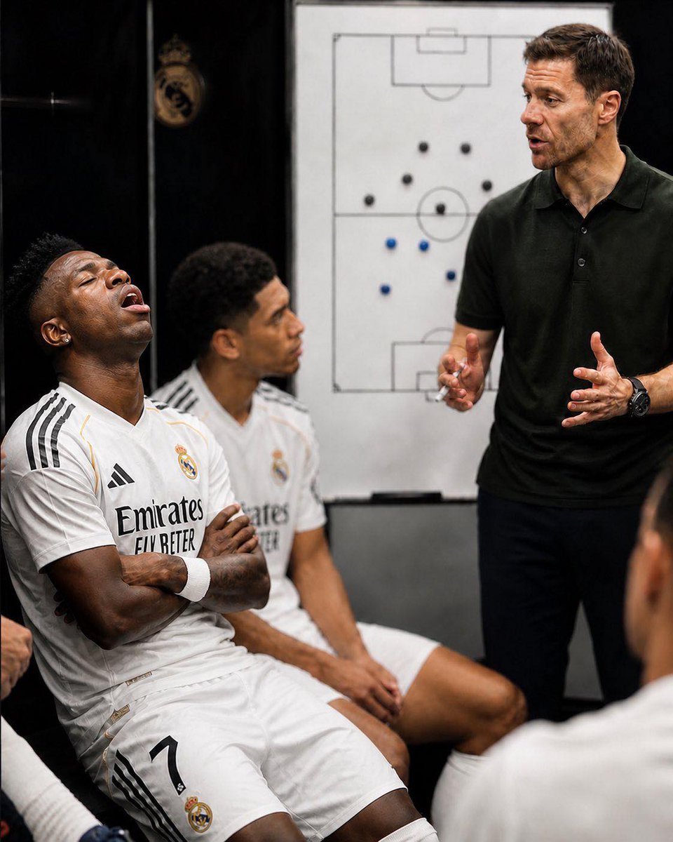 🚨 𝗜𝗡𝗖𝗥𝗘𝗗𝗜𝗕𝗟𝗘: Some Real Madrid players were reportedly PRETENDING TO FALL ASLEEP during Xabi Alonso’s tactical sessions. 😴😭

Certain players openly disrespected the Spanish coach and didn’t even try to hide it. 😳❌

(Source: @MARCA)