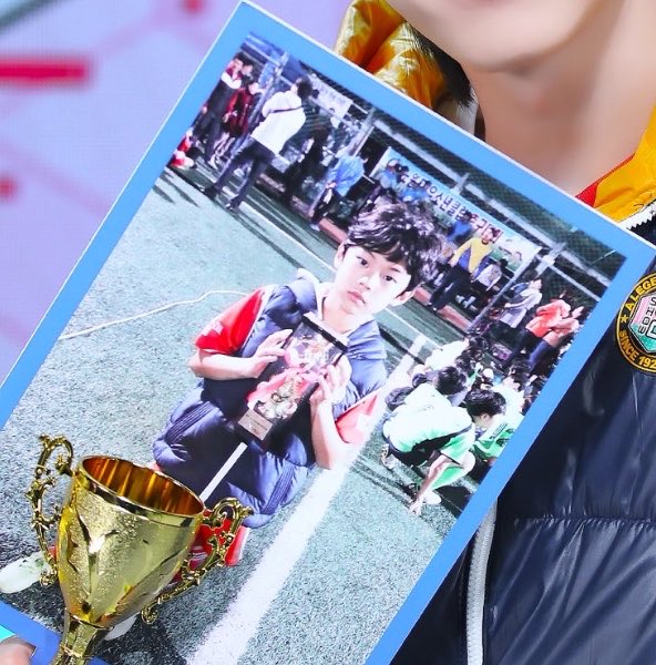 _kdh_'s tweet photo. 우리 아기가 왜이리 똘망똘망 ♡ 

#DOHOON #도훈 #TWS #투어스 https://t.co/lrDEqKM7Sq
