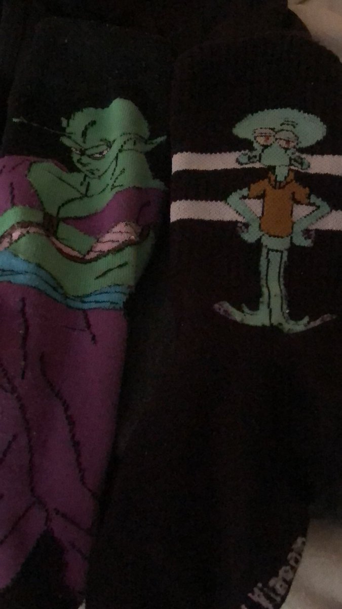 misc_info's tweet photo. cant find the matching pairs, theyre the same character anyway right? https://t.co/f7M6rijwt7