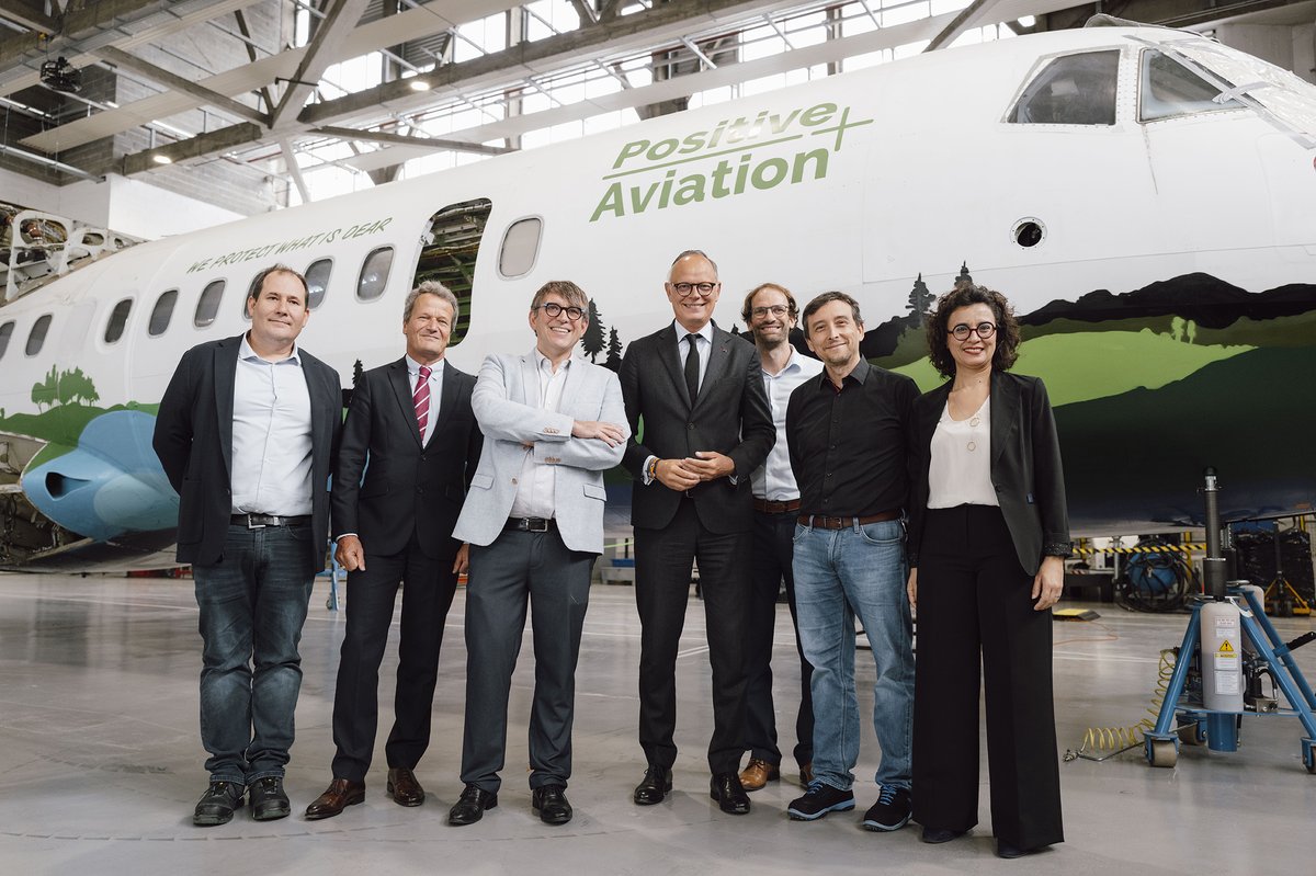 phbcreation's tweet photo. #PRÉSIDENTIELLE2027 - DÉPLACEMENT D'ÉDOUARD PHILIPPE A TOULOUSE 
➡️ #Photographie #presse #Iconos
➡️  #EdouardPhilippe #toulouse #blagnac #PositiveAviation #Boxe #Boxoum #JeanLucMoudenc #MarcheVictorHugo
📸 Patricia Huchot-Boissier/ #Abacapress
 #PixPalace &amp; #Reuters @Le_Figaro https://t.co/oN8eNBeghA