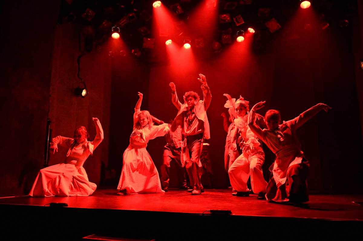angiestage0507's tweet photo. #バイバイメメント
Bチーム初日、無事に終演いたしました。
ご来場くださった皆様、誠にありがとうございました！
拍手や手拍子も、笑い声も、全てが嬉しいです。

両チーム共に無事に初日を迎えることができました。
皆様の応援を背に、最後まで駆け抜けます！ https://t.co/Jp66l89tkN