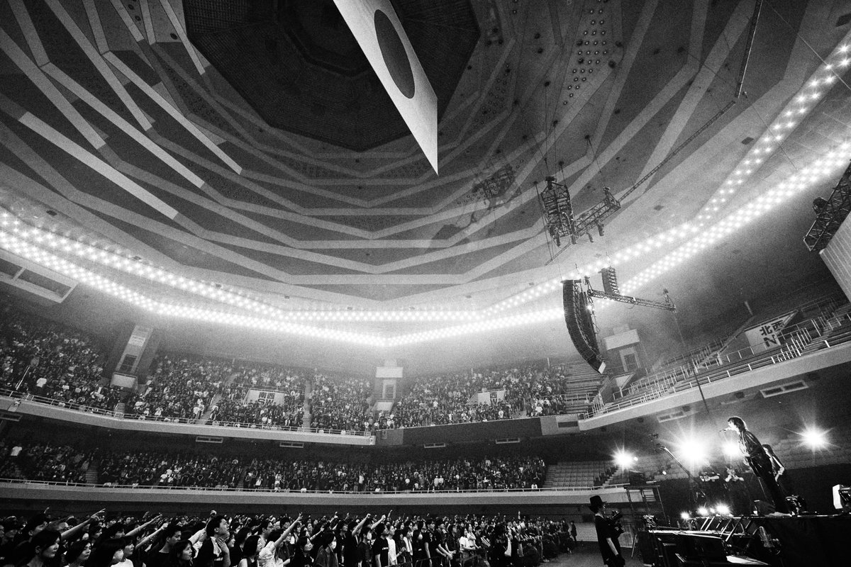 afoc_official's tweet photo. 【ライブレポ】

a flood of circleが初武道館ワンマンで見せた“通常運転”ぶり、結成20周年に示した無骨なスタンス -ナタリー-
https://t.co/QmYyhXbMKB

#AFOC日本武道館 https://t.co/G5dArbfN4P