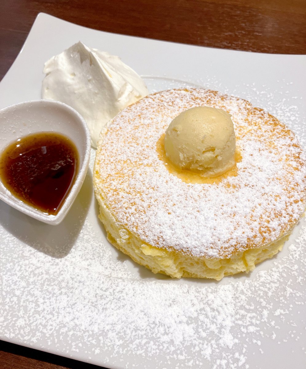 大袈裟じゃなく本当にたくさん笑ったトクスペだった🌙
良い意味でゆる〜くて、でも色々なことを知れて楽しい時間だった🎶
終わった後に楽しかったねて喋りながら食べたお肉もパンケーキも美味しかった🥞🍖