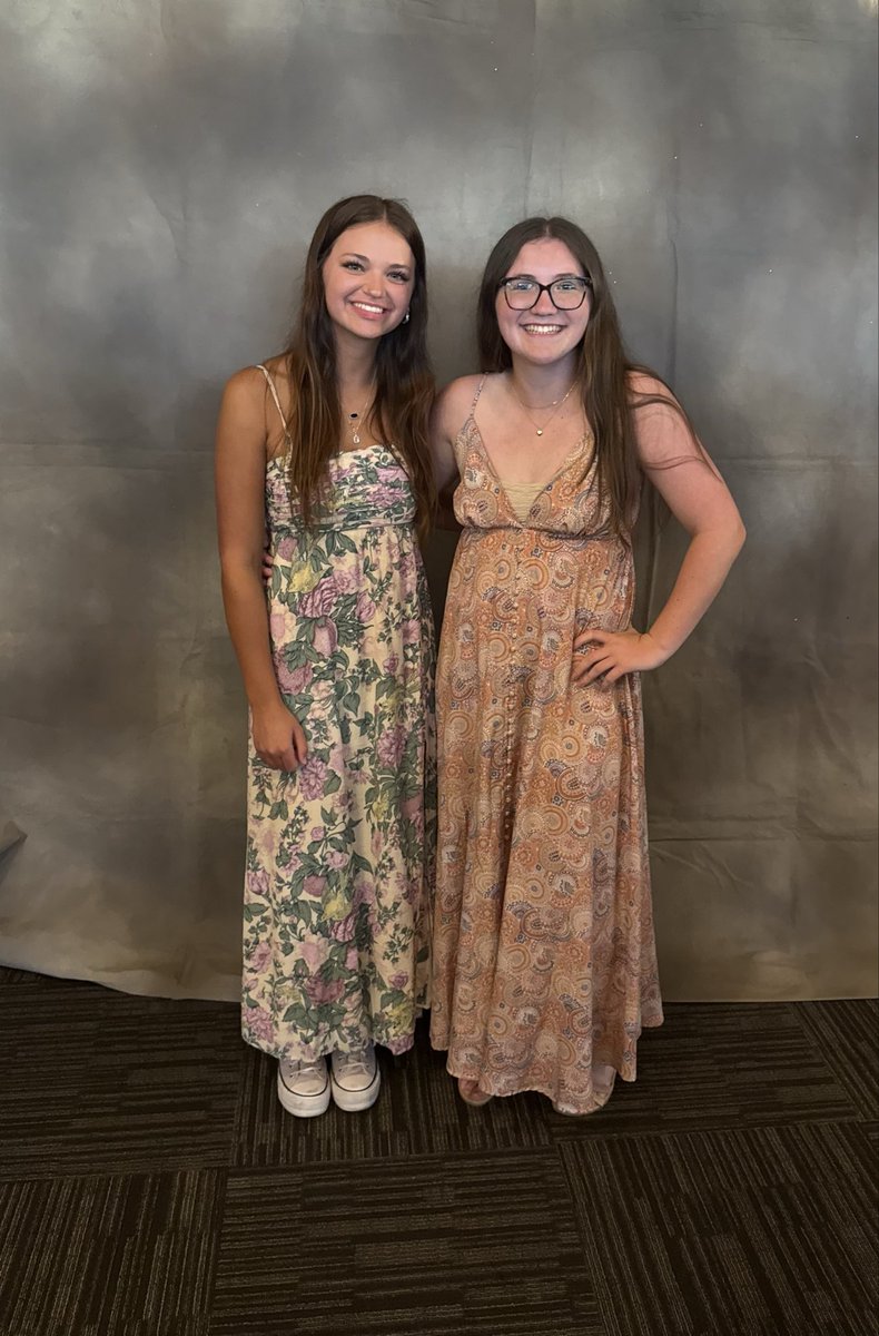ahstennis_girls's tweet photo. Avon High School recognizes the Top 25 of the senior class 🎓we are beyond proud that two are our very own were on that list, Siena Lister and Sami Miller!!  Congratulations ladies!! 👩‍🎓👩‍🎓 🖤🎾💛 https://t.co/Rexcbe0WTN