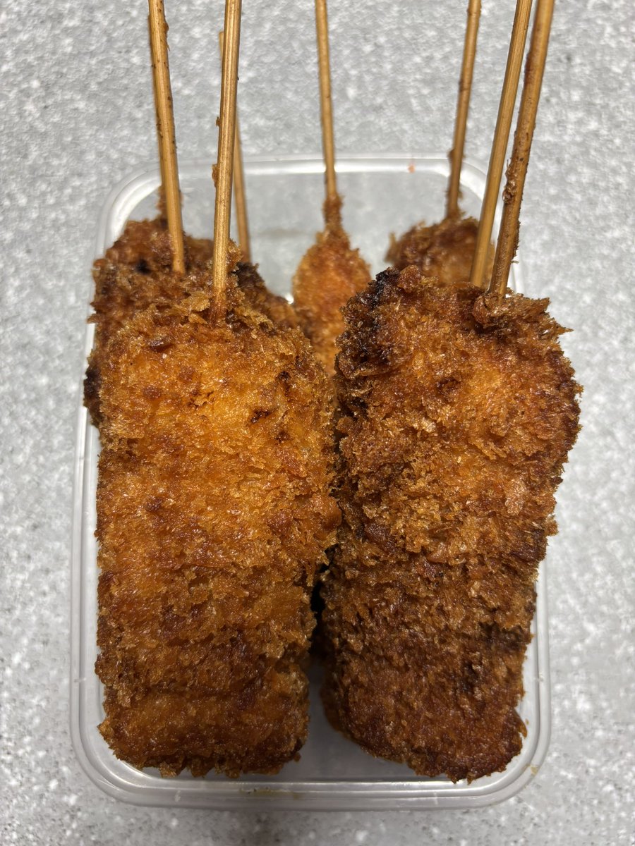 🐷ロース玉ねぎカツ1本100円だったから買ってみたけど内心他の物が食べたかった
だけどこれってめちゃくちゃ贅沢なこと言ってるよね…分かってる🥲